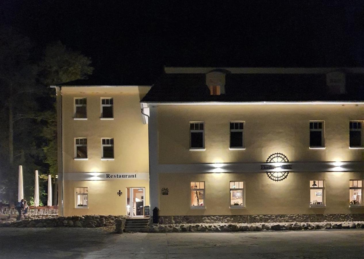 Hotel & Ferienpark Fleether Muehle Миров Екстериор снимка